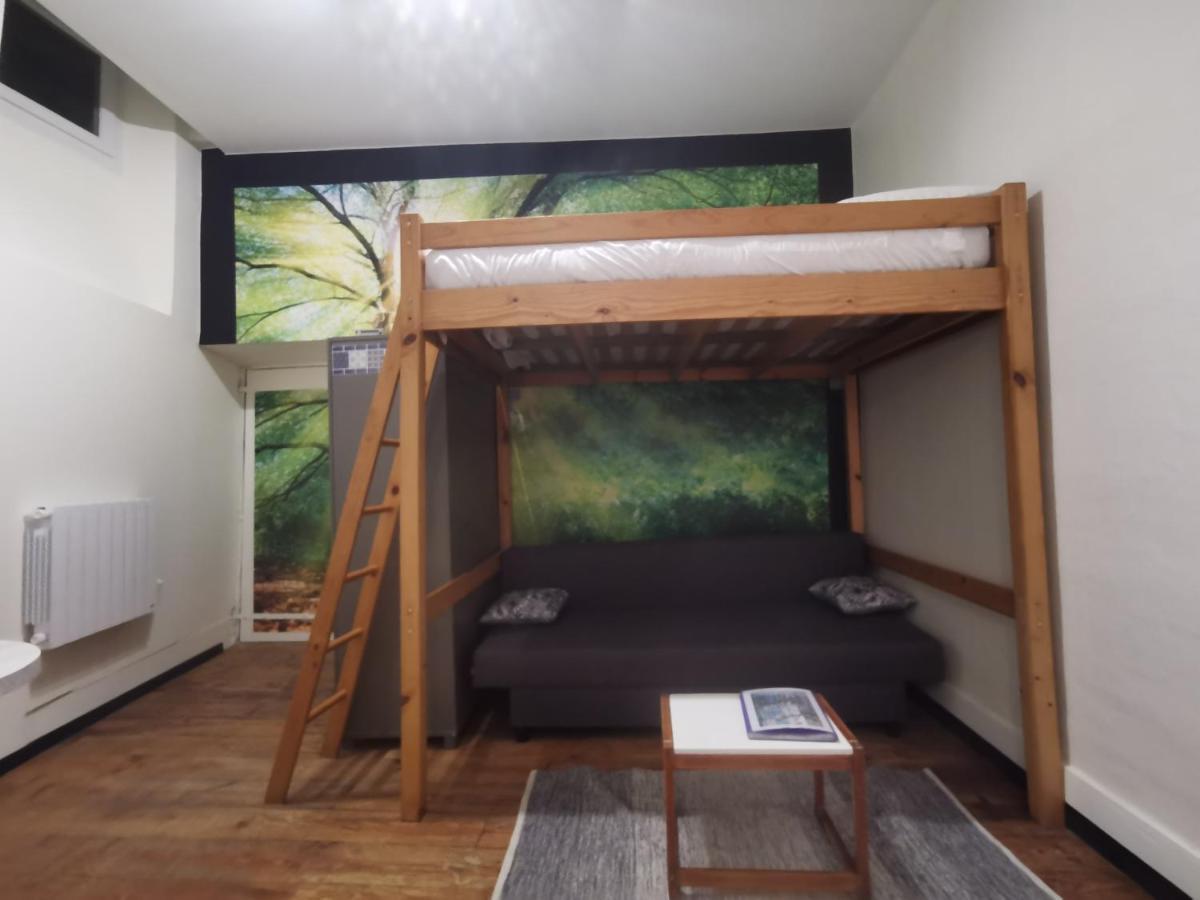 La Maison Bleue, Un Emplacement De Choix A